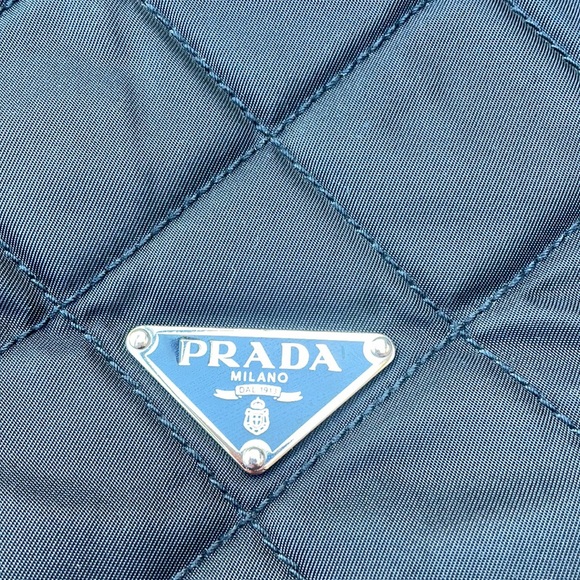 ⛔️SOLD⛔️ PRADA Bag - Picture 3 of 15